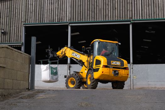 TM180 telescopic wheel loader (3:2)