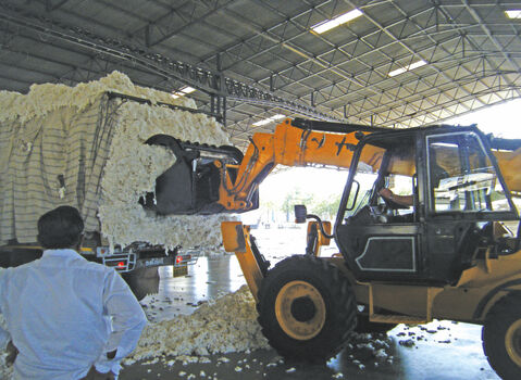 Telehandler-Cotton-Bucket-1050-768